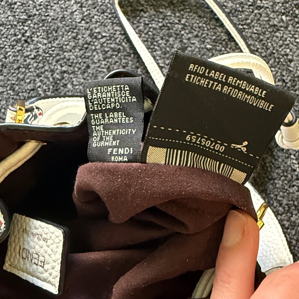 Fendi Mon Tresor mini bucket bag - Picture 13 of 15